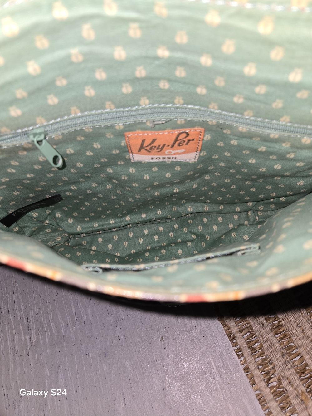 Fossil Key-Per Purse - Picture 6 of 7
